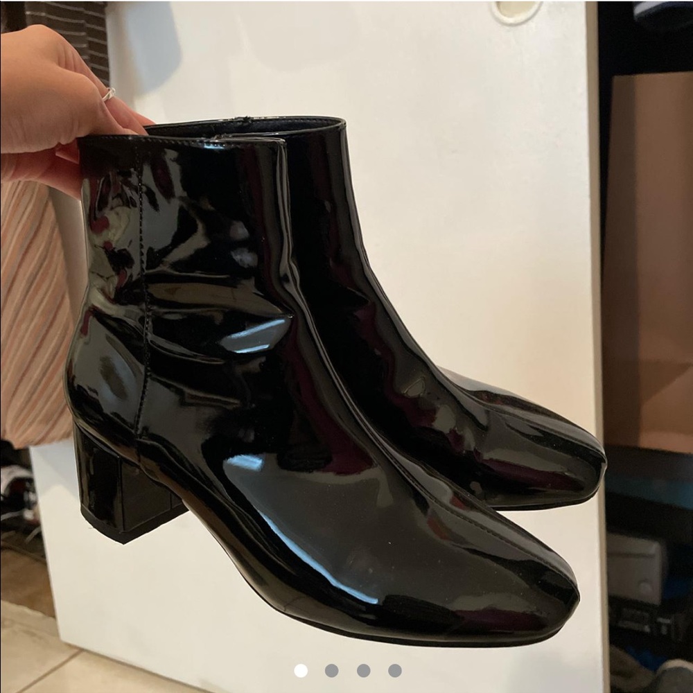 black shiny boots size 5